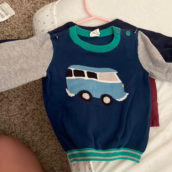 2 Sweaters - Picture 1 of 2